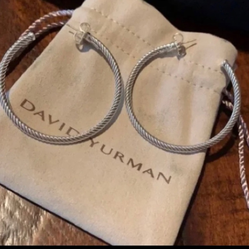 D.Yurman Cable Hoop Earrings in great condition! 1.5 diameter